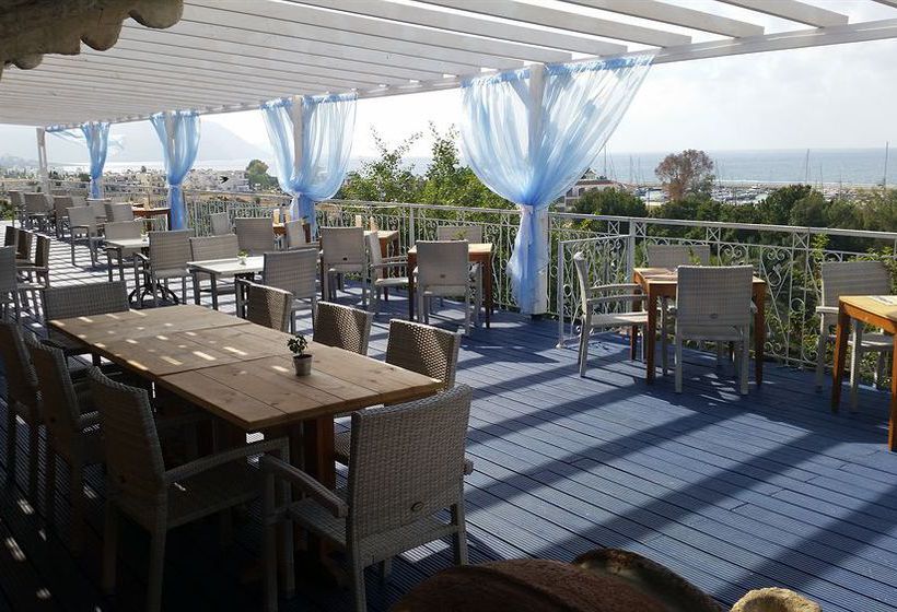 호텔 Latchi Family Resort