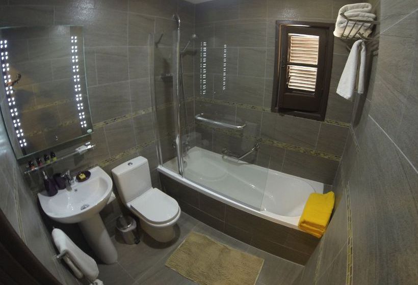 酒店 Latchi Family Resort