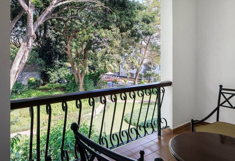 هتل Four Points By Sheraton Arusha, The Arusha