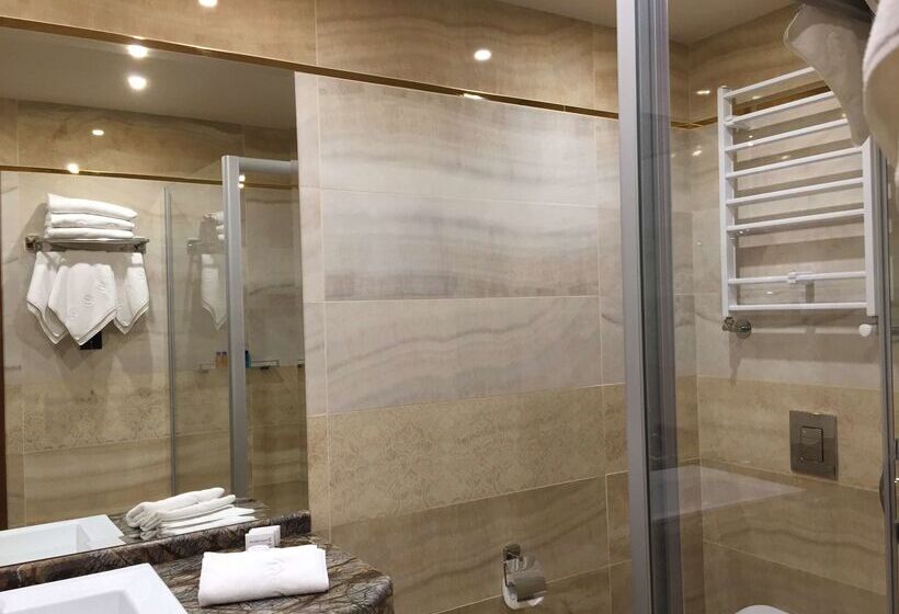 בית מלון כפרי Golden Tulip Varna