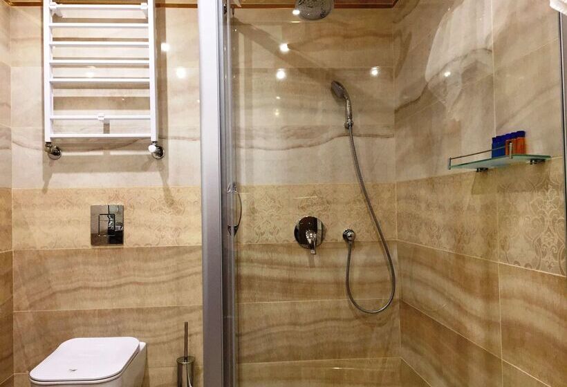 בית מלון כפרי Golden Tulip Varna