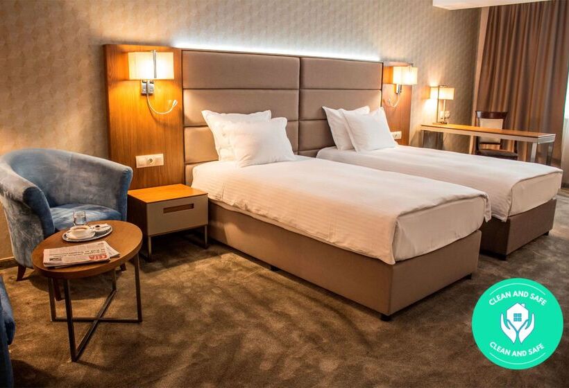 בית מלון כפרי Golden Tulip Varna