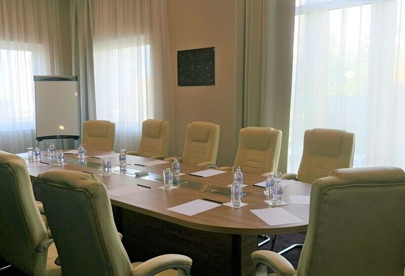 בית מלון כפרי Golden Tulip Varna