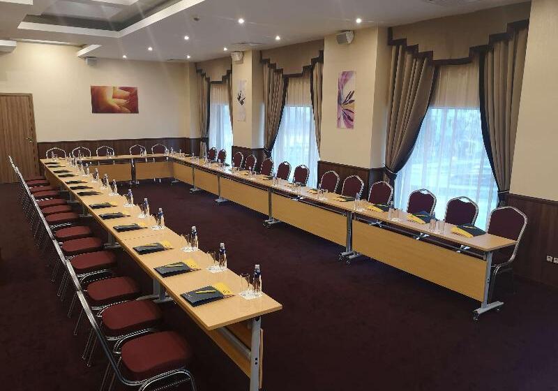 בית מלון כפרי Golden Tulip Varna