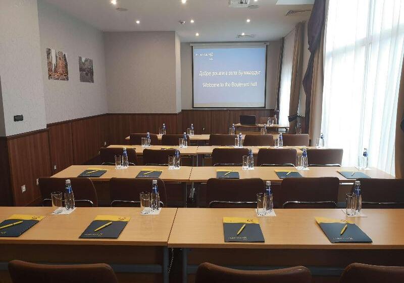 בית מלון כפרי Golden Tulip Varna