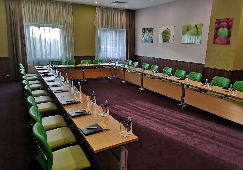 בית מלון כפרי Golden Tulip Varna