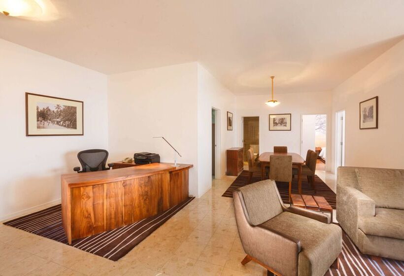 בית מלון כפרי Hilton Colombo Residence