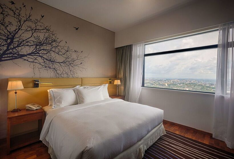 בית מלון כפרי Hilton Colombo Residence