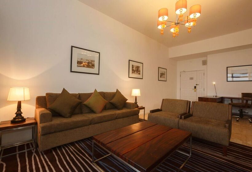 בית מלון כפרי Hilton Colombo Residence