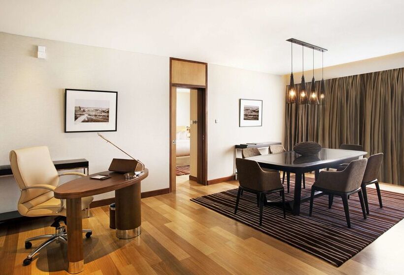 בית מלון כפרי Hilton Colombo Residence