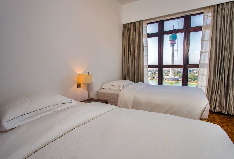 בית מלון כפרי Hilton Colombo Residence