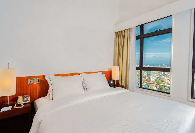 בית מלון כפרי Hilton Colombo Residence