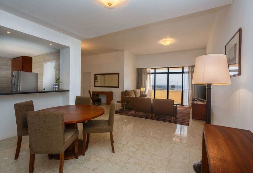 בית מלון כפרי Hilton Colombo Residence