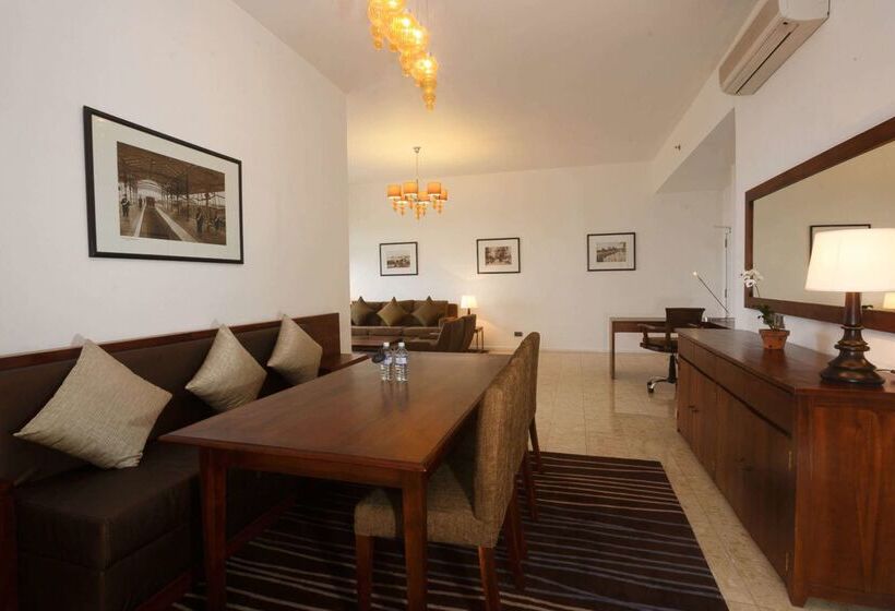 בית מלון כפרי Hilton Colombo Residence