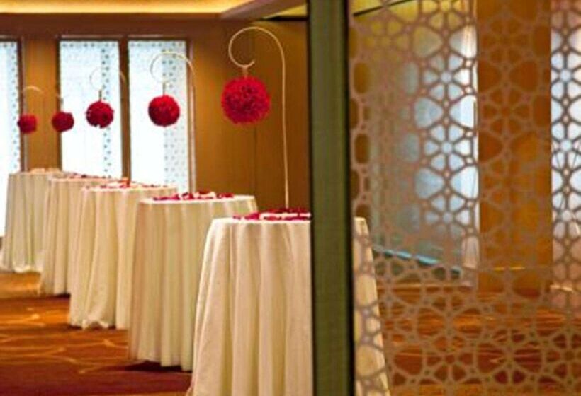 בית מלון כפרי Hilton Colombo Residence