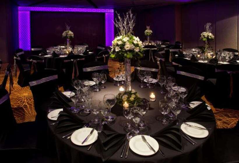 בית מלון כפרי Hilton Colombo Residence