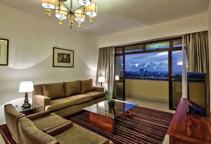 בית מלון כפרי Hilton Colombo Residence