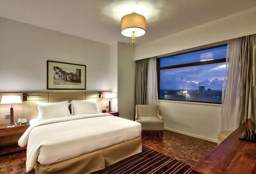 בית מלון כפרי Hilton Colombo Residence