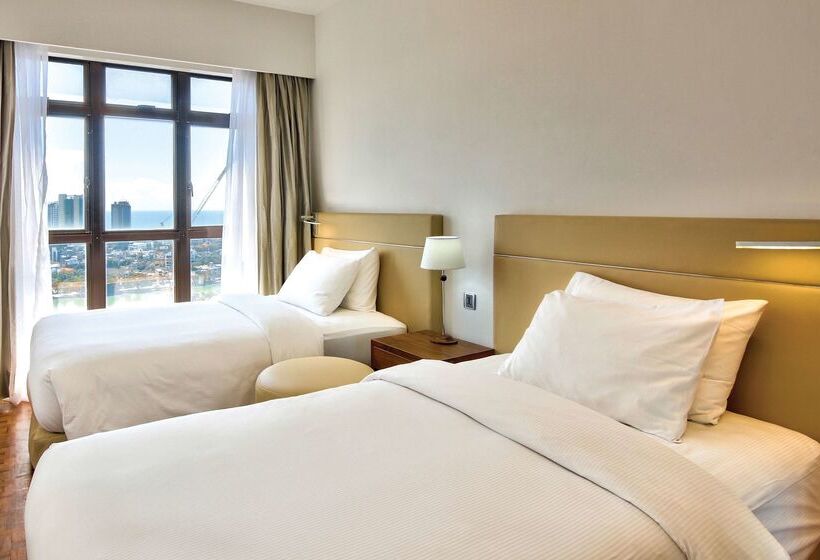 בית מלון כפרי Hilton Colombo Residence