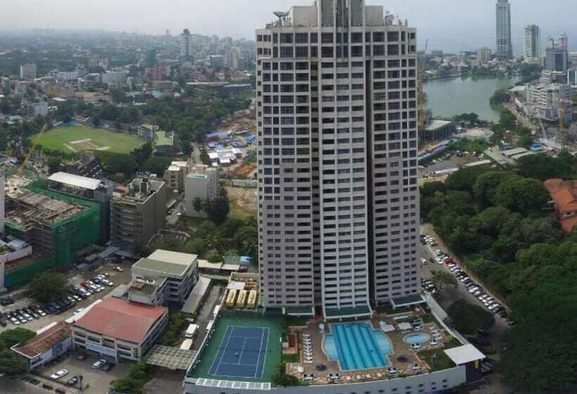 בית מלון כפרי Hilton Colombo Residence