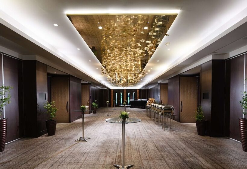 בית מלון כפרי Hilton Colombo Residence