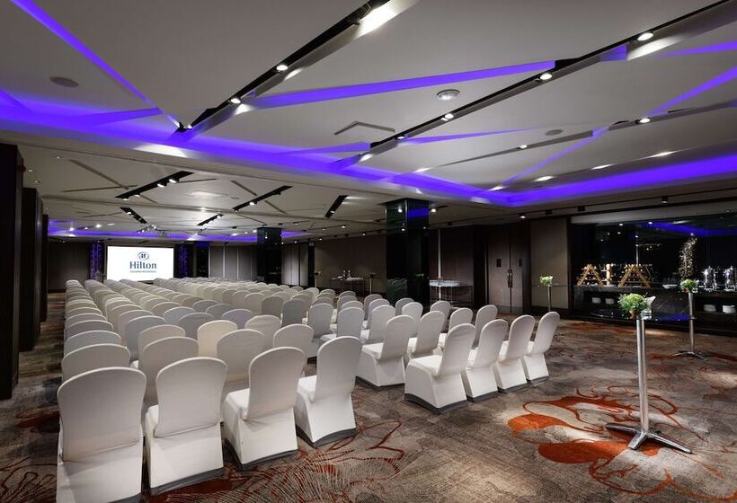 בית מלון כפרי Hilton Colombo Residence