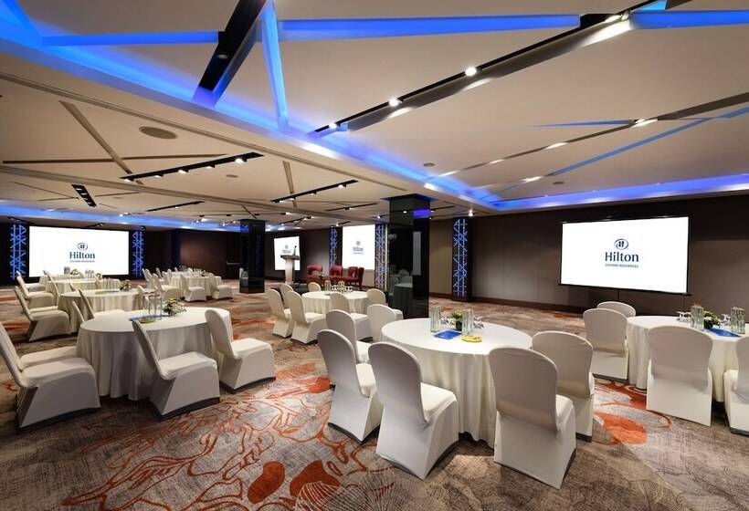 בית מלון כפרי Hilton Colombo Residence