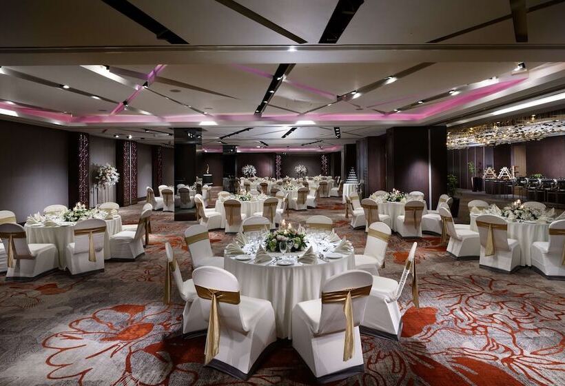 בית מלון כפרי Hilton Colombo Residence