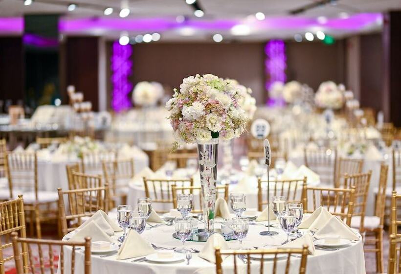 בית מלון כפרי Hilton Colombo Residence