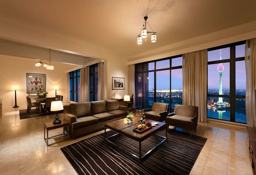 בית מלון כפרי Hilton Colombo Residence