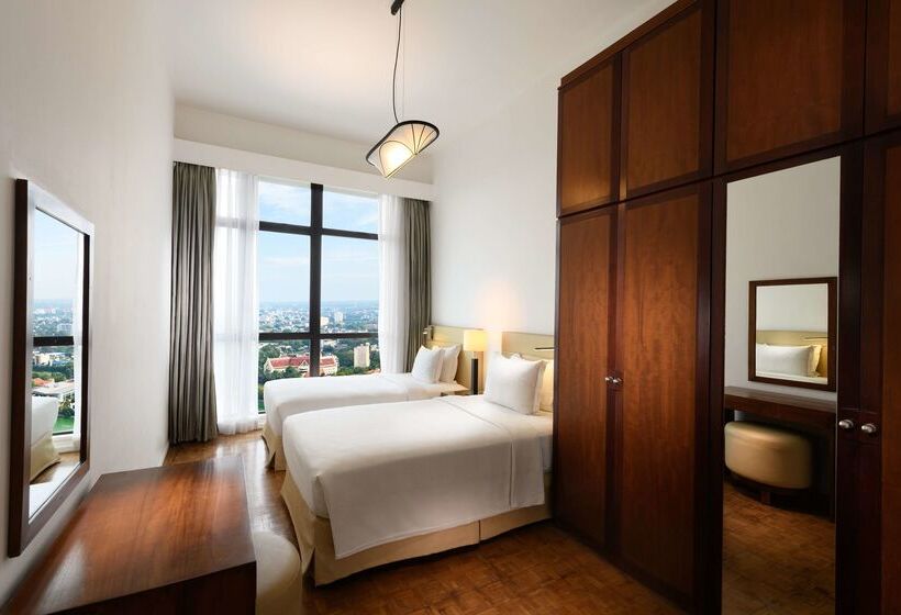 בית מלון כפרי Hilton Colombo Residence