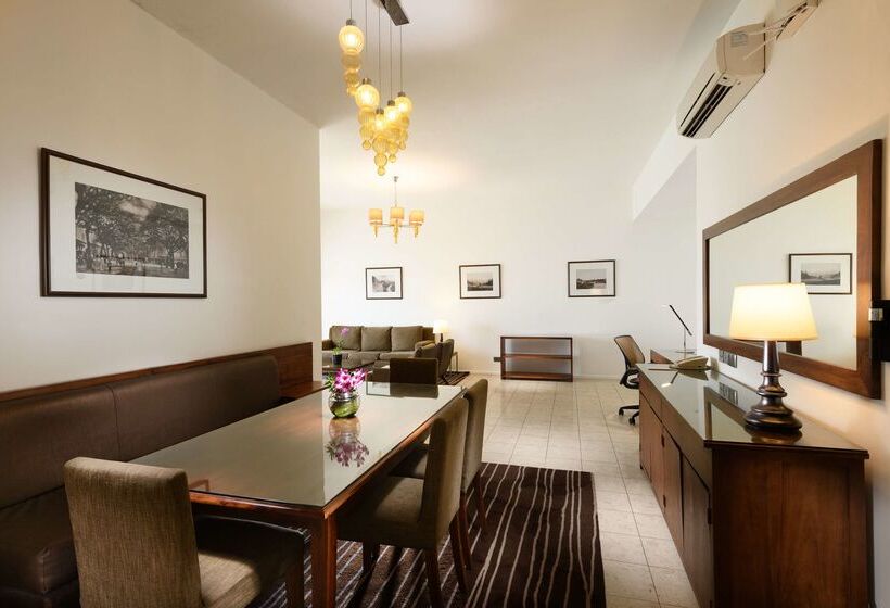 בית מלון כפרי Hilton Colombo Residence