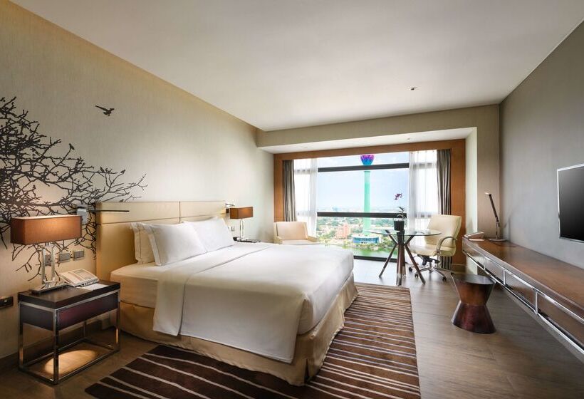 בית מלון כפרי Hilton Colombo Residence