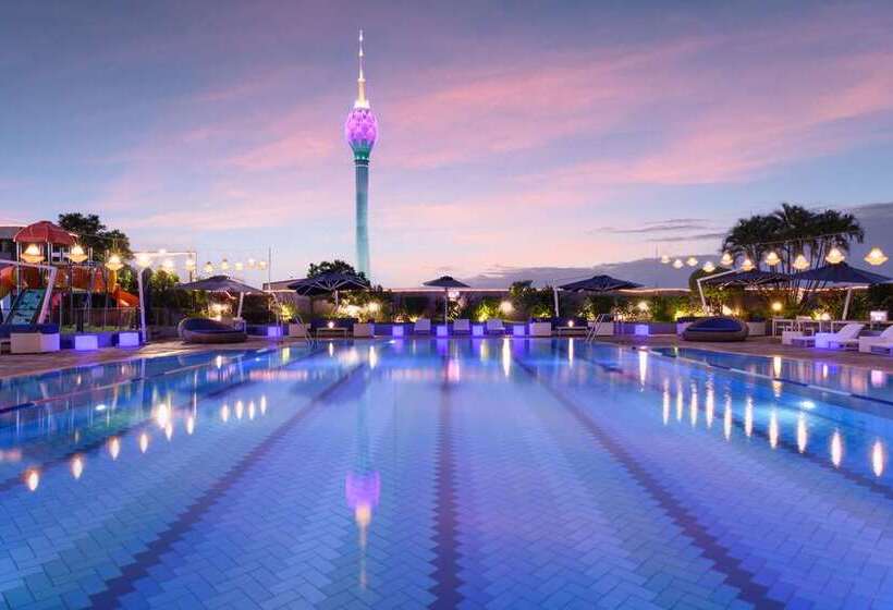 בית מלון כפרי Hilton Colombo Residence