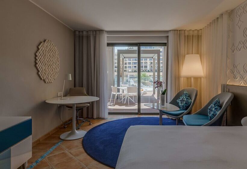 هتل Hilton Malta