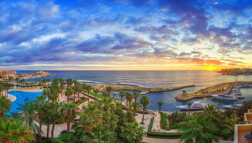 هتل Hilton Malta