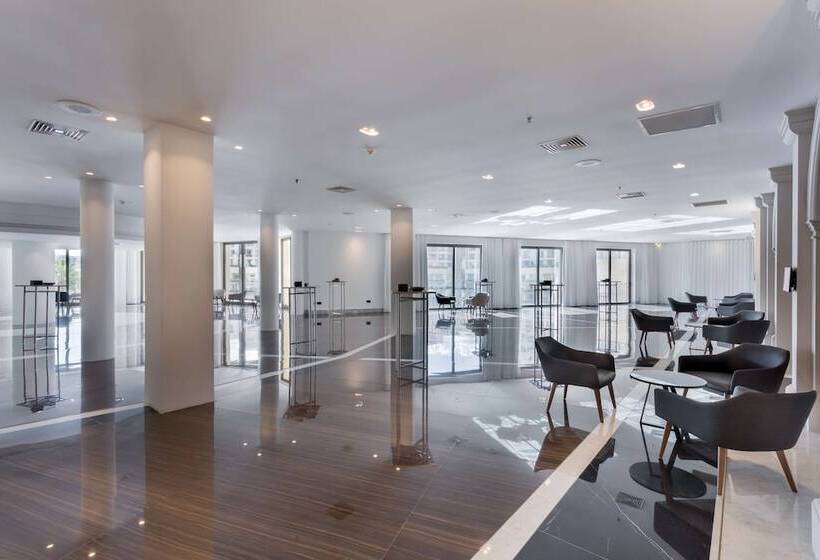 هتل Hilton Malta