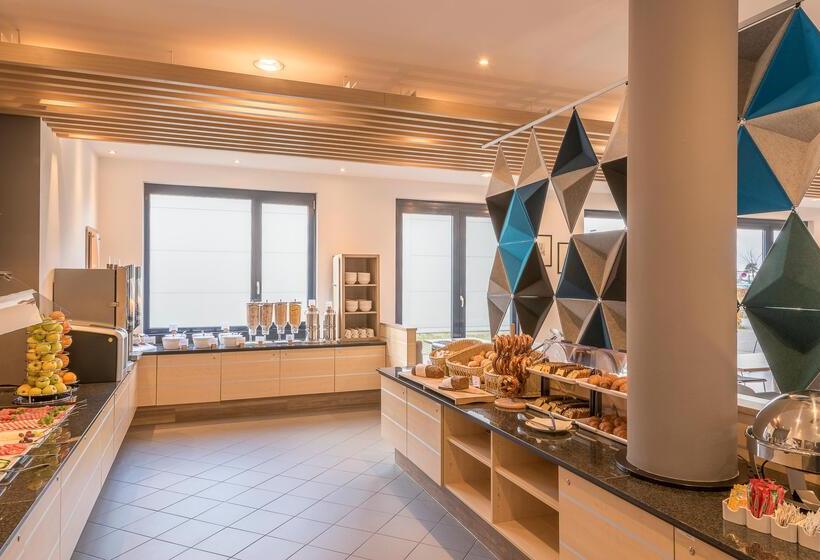 هتل Holiday Inn Express München Messe, An Ihg