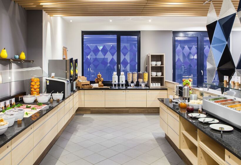 هتل Holiday Inn Express München Messe, An Ihg