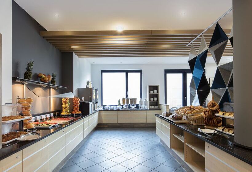 هتل Holiday Inn Express München Messe, An Ihg