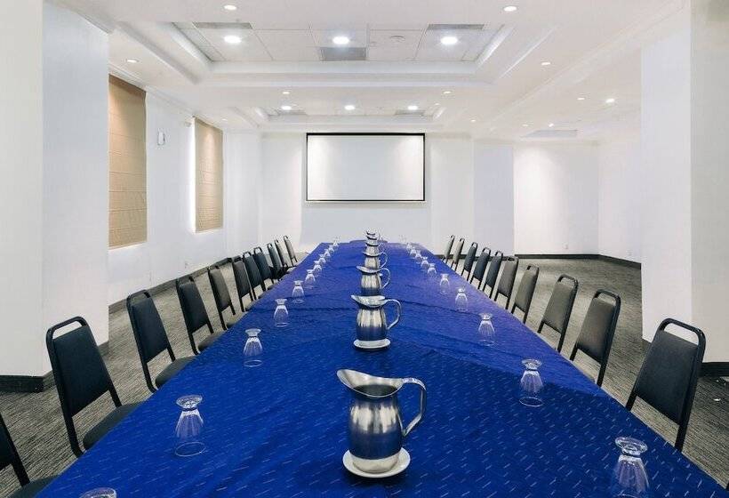 Отель Holiday Inn San Salvador, An Ihg