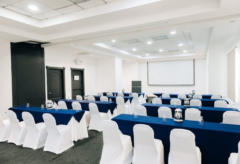 Отель Holiday Inn San Salvador, An Ihg