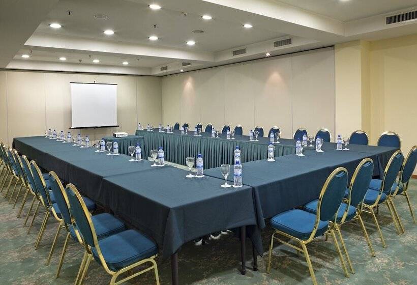 هتل Holiday Inn Skopje, An Ihg