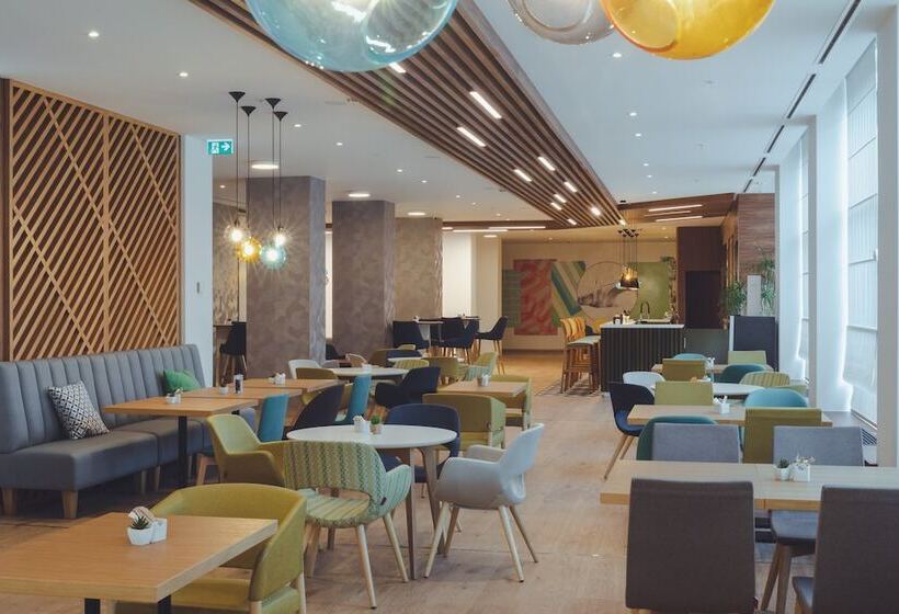 هتل Holiday Inn Skopje, An Ihg