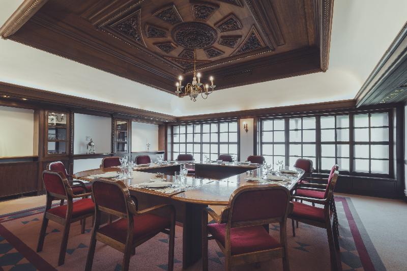 هتل Holiday Inn Skopje, An Ihg