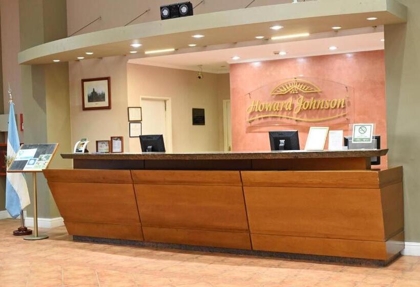 Howard Johnson Rio Ceballos Hotel Y Casino