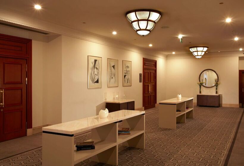 هتل Hyatt Regency Bishkek