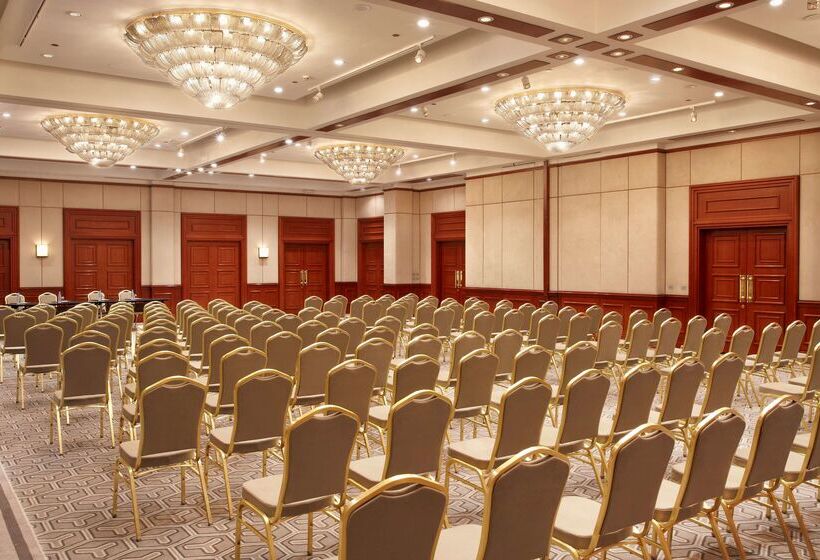 هتل Hyatt Regency Bishkek