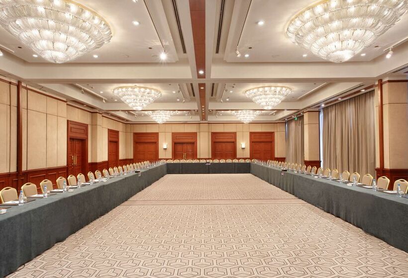 هتل Hyatt Regency Bishkek