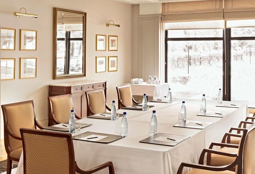 هتل Hyatt Regency Bishkek